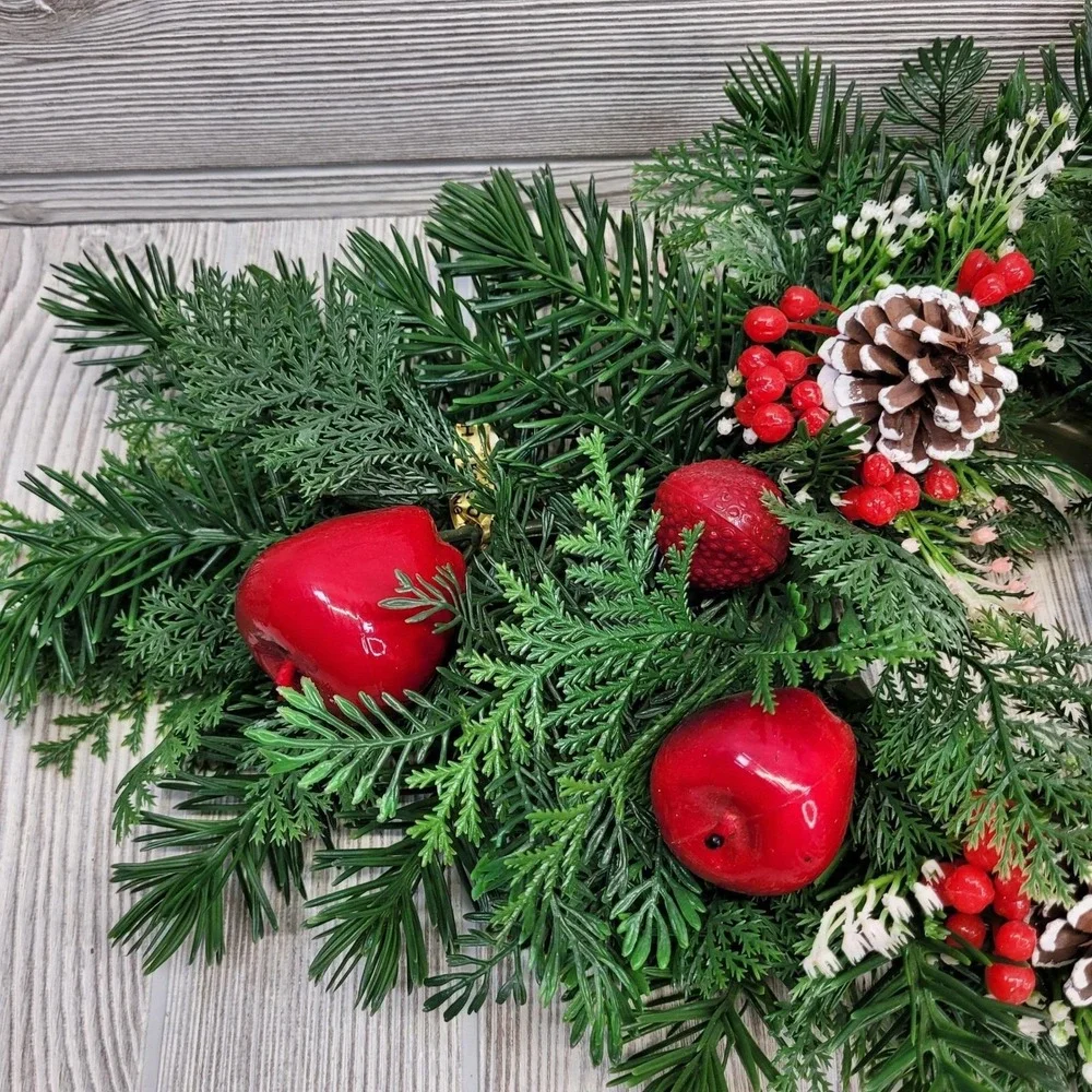 HOMCO Christmas Greenery Candle Ring Centerpiece Pine Cones Red Apples Berries‎